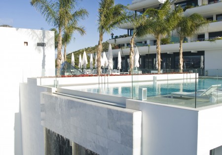 piscina de hotel sha wellness clinic